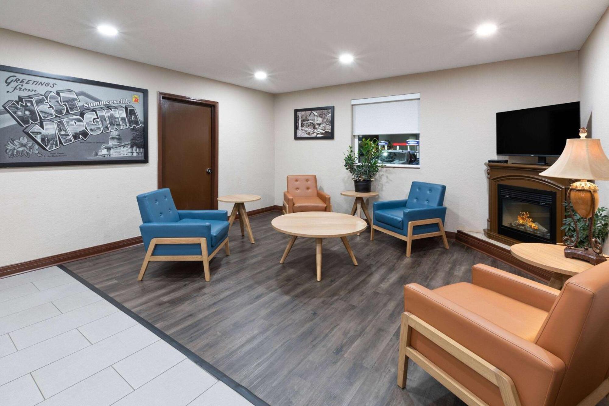 Super 8 By Wyndham Summersville - New River National Park Εξωτερικό φωτογραφία