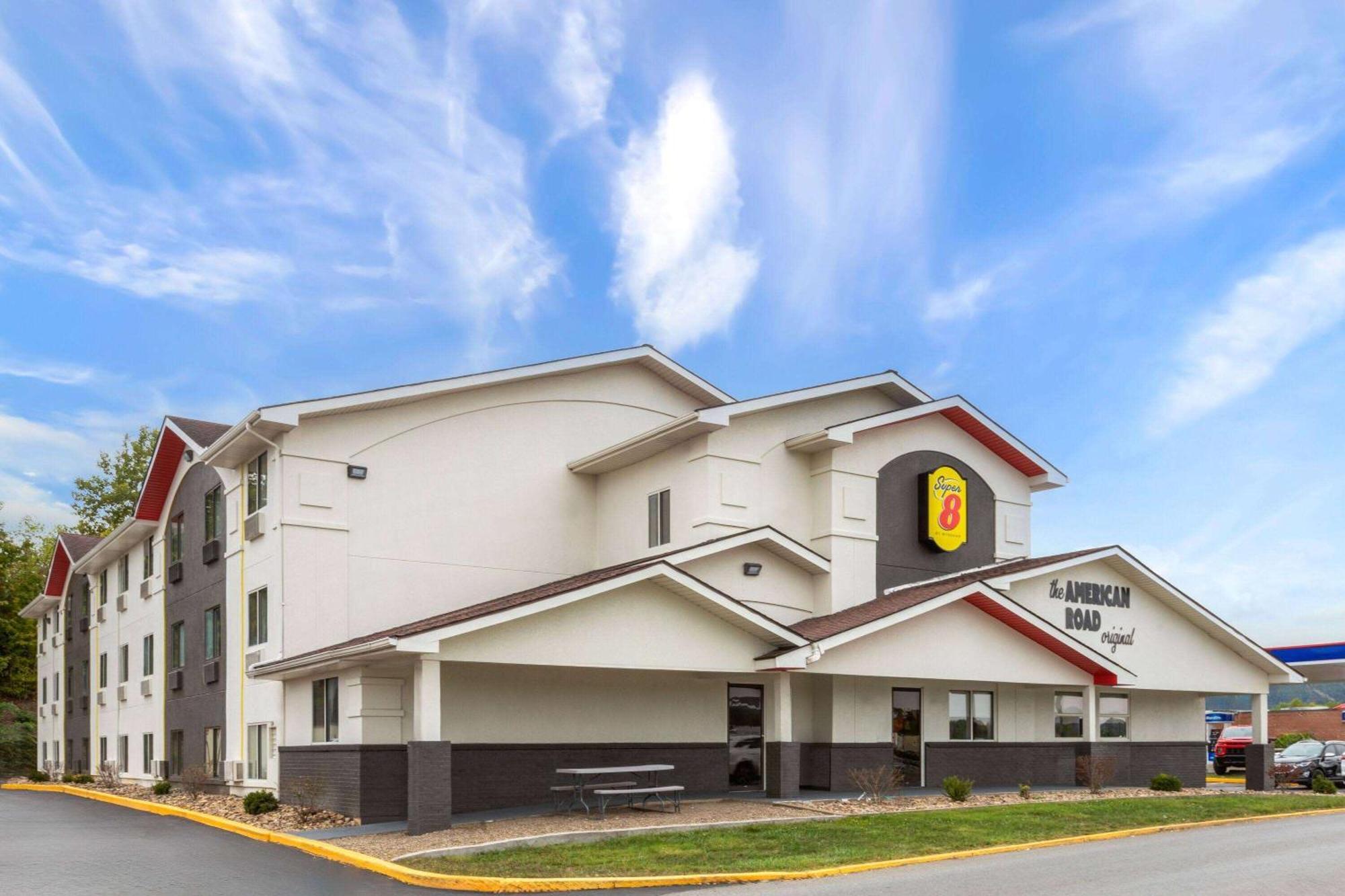 Super 8 By Wyndham Summersville - New River National Park Εξωτερικό φωτογραφία