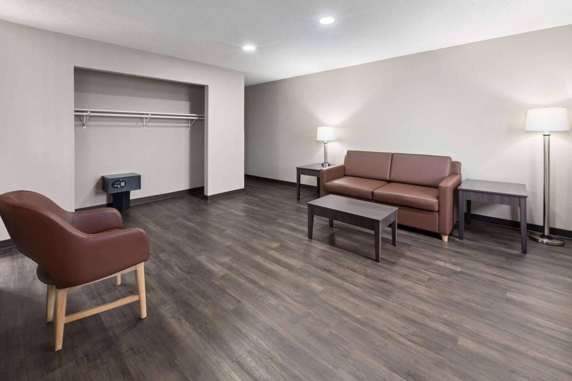 Super 8 By Wyndham Summersville - New River National Park Εξωτερικό φωτογραφία