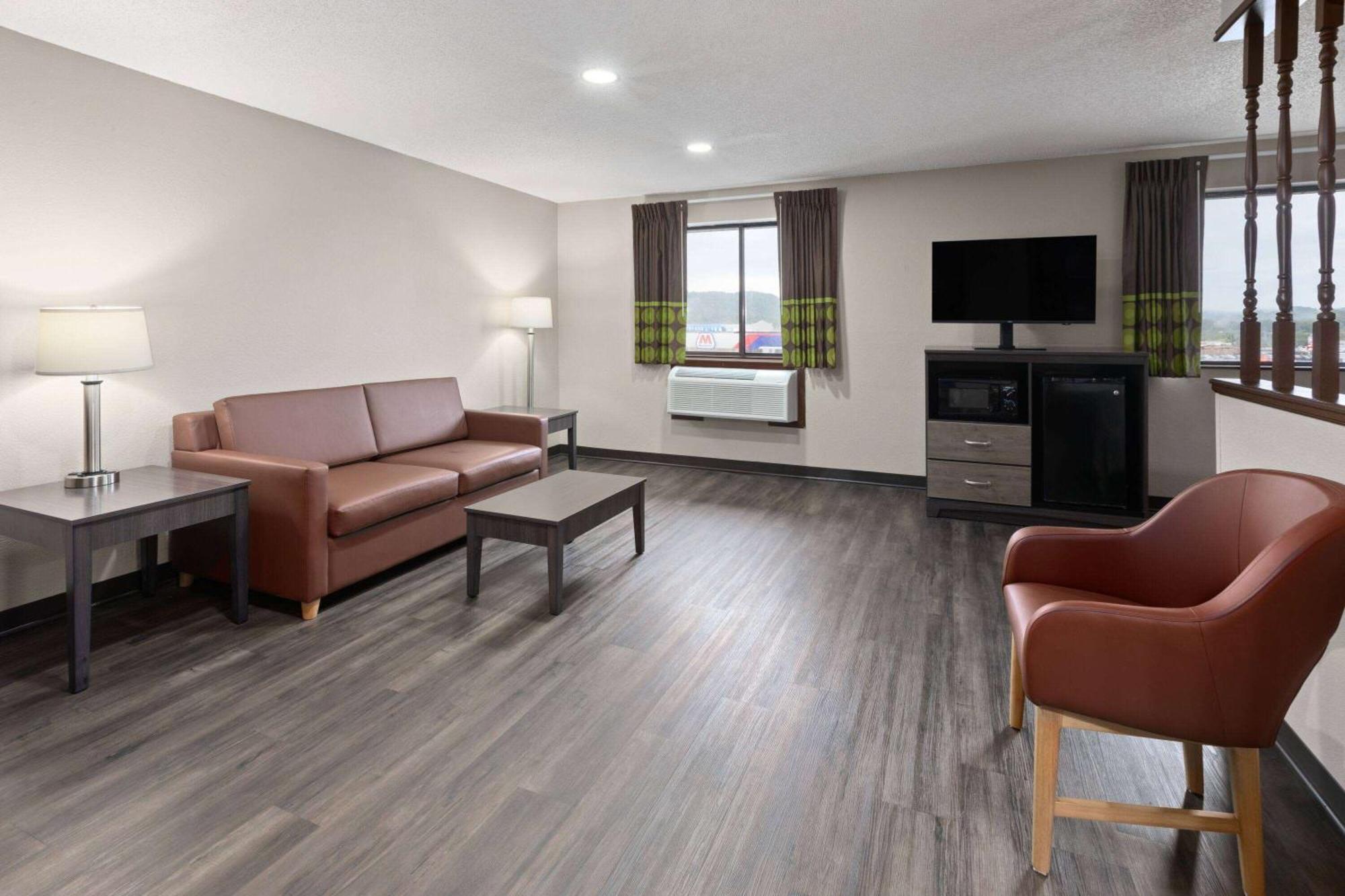 Super 8 By Wyndham Summersville - New River National Park Εξωτερικό φωτογραφία